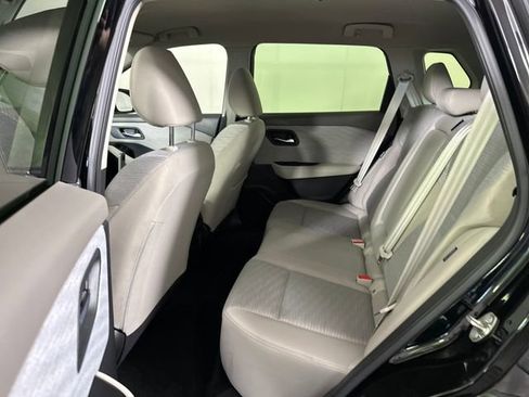 Used 2023 Nissan Rogue SV image 25