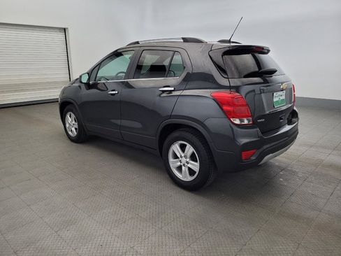Used 2018 Chevrolet Trax LT w/ LT Convenience Package FWD image 3