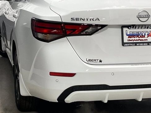 Used 2025 Nissan Sentra SV FWD image 9