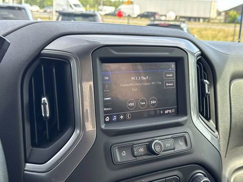 Used 2020 Chevrolet Silverado 1500 Custom w/ Custom Value Package RWD image 17