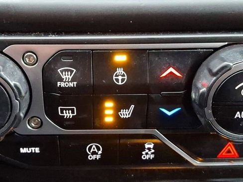 Used 2022 Jeep Wrangler Unlimited Sport image 26