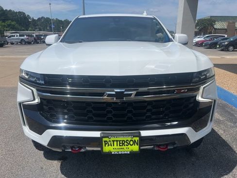 Used 2022 Chevrolet Tahoe Z71 w/ Luxury Package AWD/4WD image 5