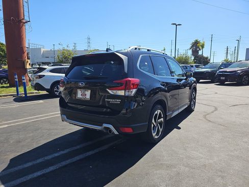Used 2023 Subaru Forester Touring AWD/4WD image 7