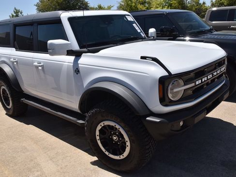 Certified 2024 Ford Bronco Outer Banks w/ Sasquatch Package AWD/4WD image 5