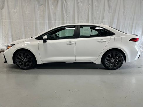 Used 2026 Toyota Corolla XSE FWD image 4