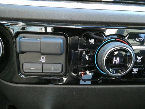 Certified 2025 Chevrolet Silverado 2500 LTZ w/ Trail Boss Package image 29