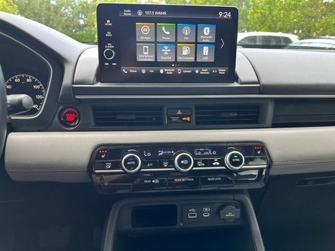 Used 2023 Honda Pilot EX-L image 11