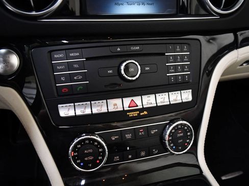 Used 2019 Mercedes-Benz SL 550 image 18