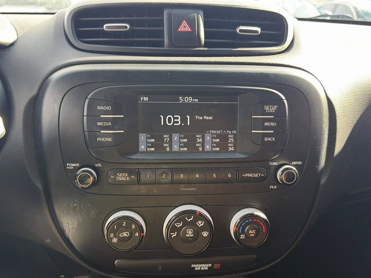 Used 2017 Kia Soul FWD image 15