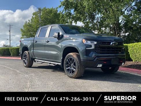 Used 2025 Chevrolet Silverado 1500 LT Trail Boss w/ LT Trail Boss Premium Package AWD/4WD image 1