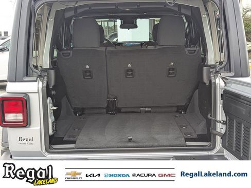 Used 2024 Jeep Wrangler Sport S image 8