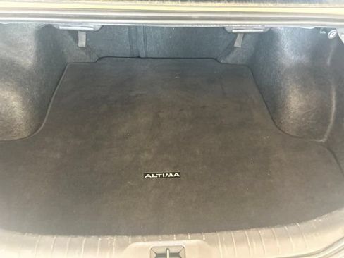 Used 2025 Nissan Altima 2.5 SV FWD image 17