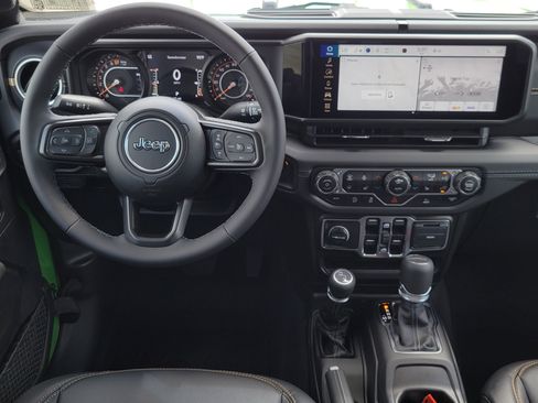 New 2025 Jeep Gladiator Sport image 13