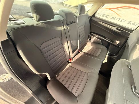 Used 2020 Ford Fusion SE image 23