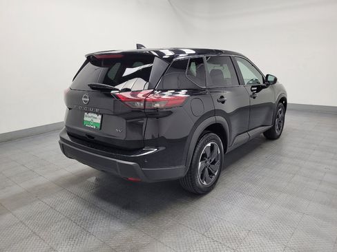 Used 2024 Nissan Rogue SV FWD image 9