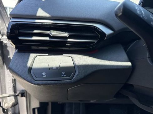 Used 2023 Volkswagen ID.4 Pro RWD image 33
