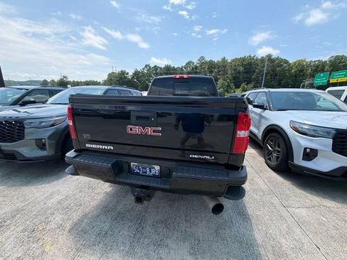 Used 2018 GMC Sierra 2500 Denali w/ Duramax Plus Package AWD/4WD image 15