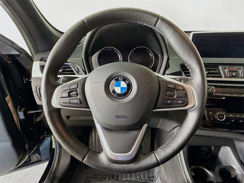 Used 2020 BMW X1 sDrive28i image 11