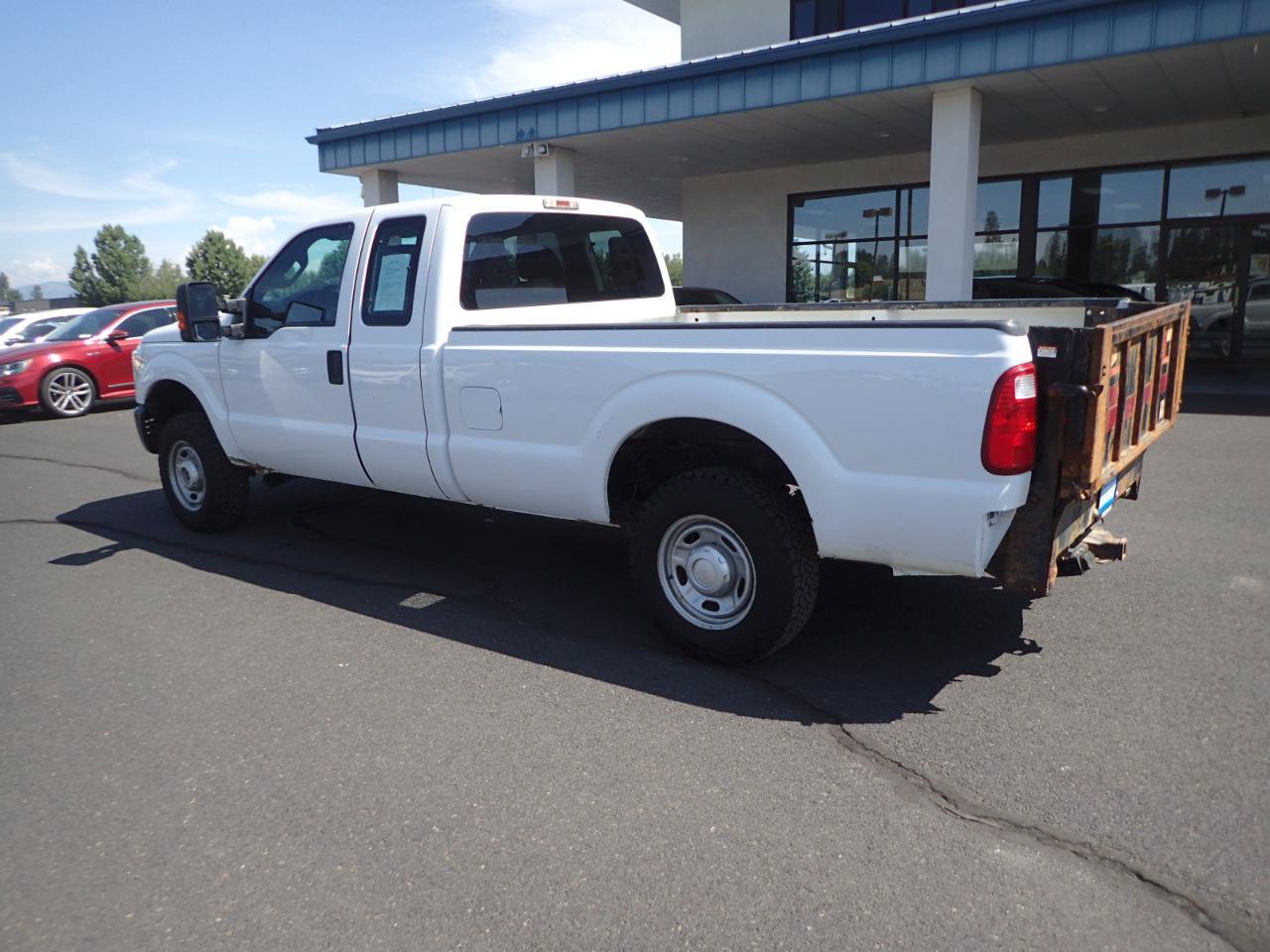 Used 2016 Ford F250 XL w/ Power Equipment Group AWD/4WD image 3