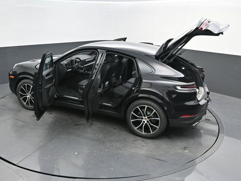 New 2026 Porsche Cayenne image 48