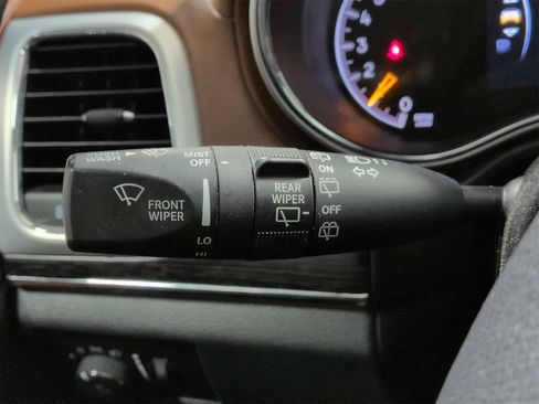 Certified 2019 Jeep Grand Cherokee Summit w/ Platinum Series Group image 29