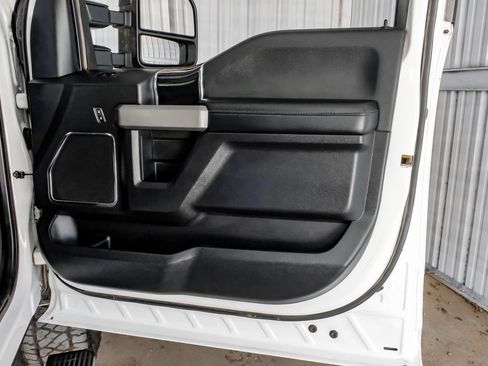 Used 2021 Ford F350 Platinum w/ FX4 Off-Road Package AWD/4WD image 46