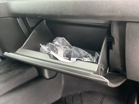 Used 2023 Chevrolet Silverado 1500 LT image 33