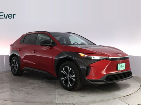 Used 2024 Toyota bZ4X XLE image 4
