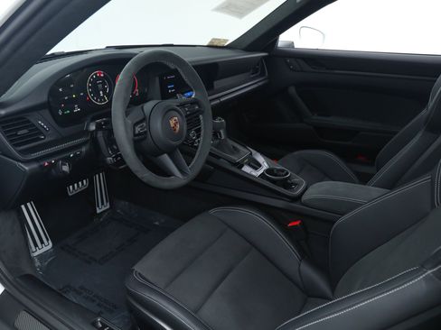 Used 2026 Porsche 911 GT3 RWD image 24