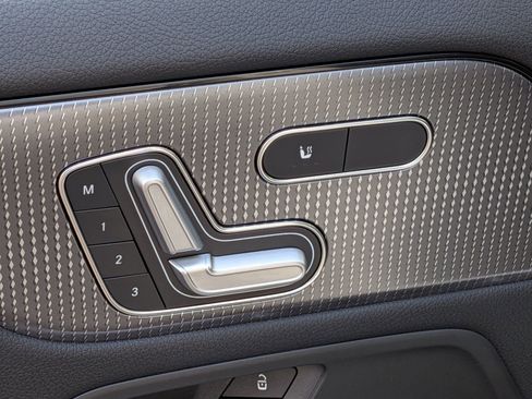 Certified 2022 Mercedes-Benz GLA 250 4MATIC image 15