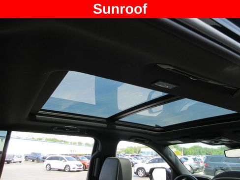 Certified 2024 GMC Yukon XL SLT w/ SLT Premium Package AWD/4WD image 16