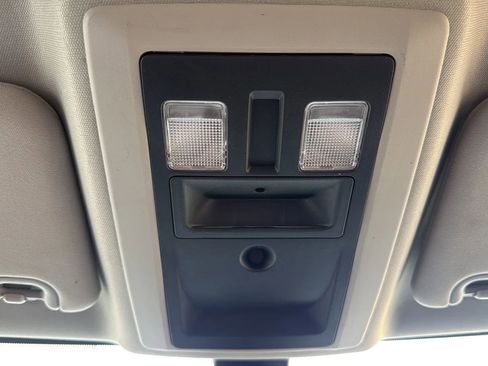 Used 2022 RAM 1500 Classic SLT w/ Protection Group AWD/4WD image 18