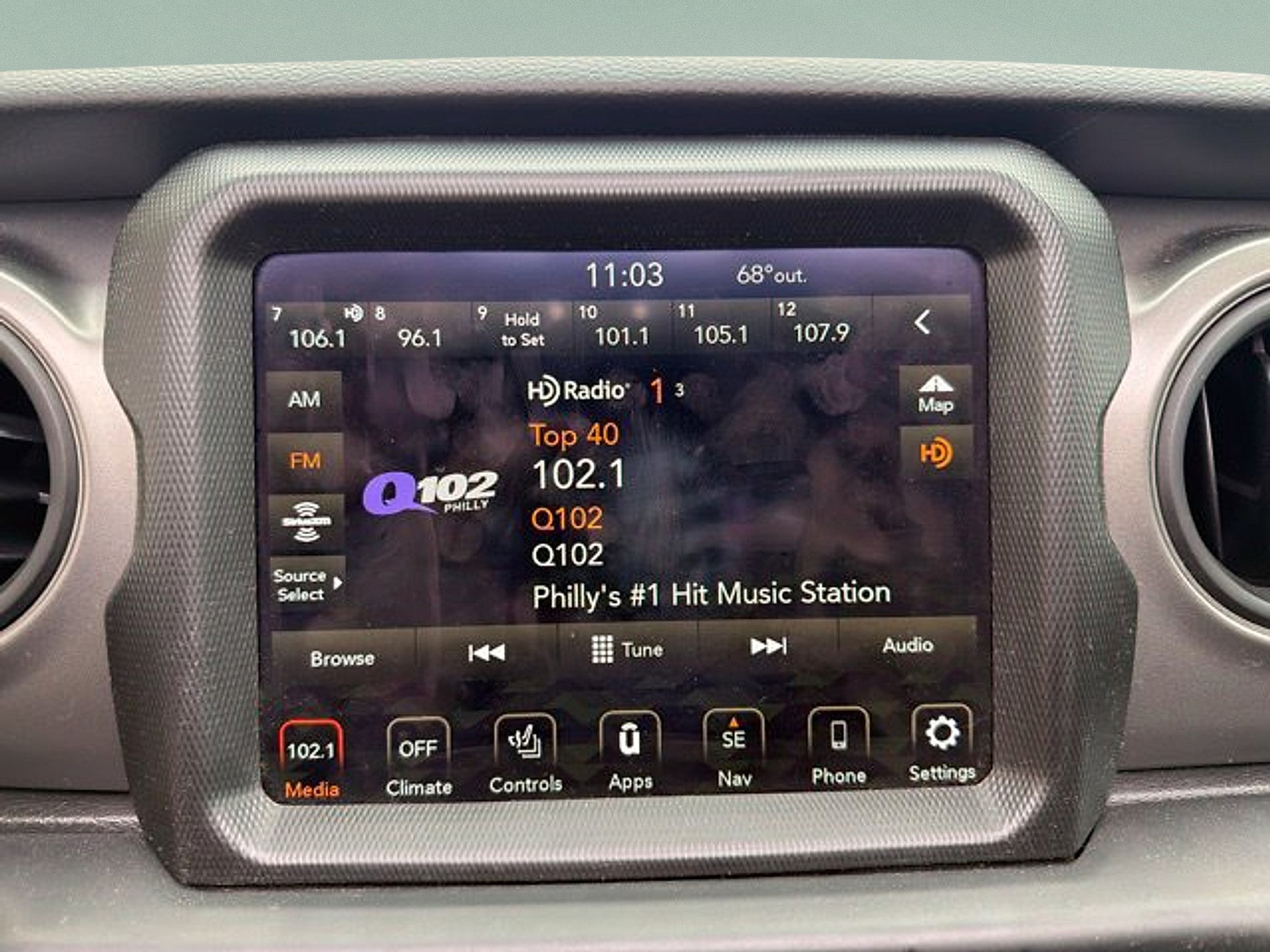 Used 2022 Jeep Wrangler Unlimited Sport w/ Sun And Sound Package AWD/4WD image 18