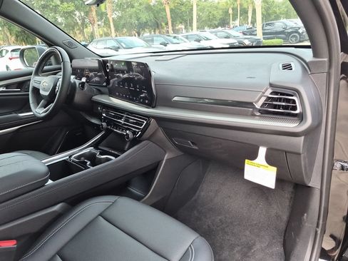 Used 2026 Chevrolet Traverse LT w/ Enhanced Driving Package FWD image 24