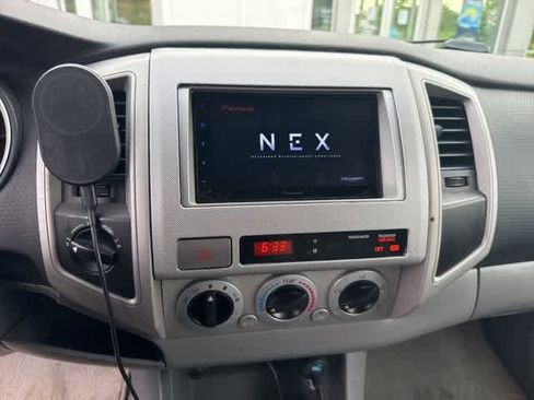 Used 2010 Toyota Tacoma 4x4 Double Cab image 7