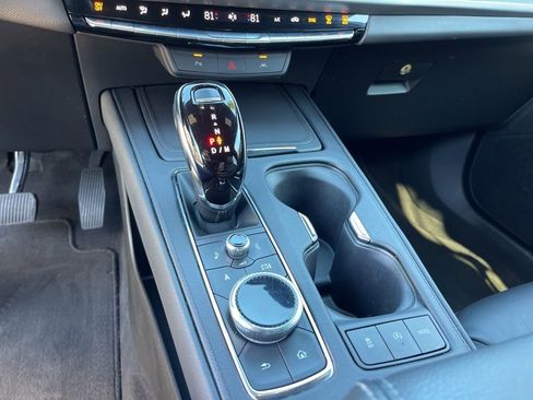 Used 2024 Cadillac XT4 Premium Luxury image 15