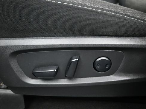 Certified 2024 Nissan Pathfinder SV FWD image 12