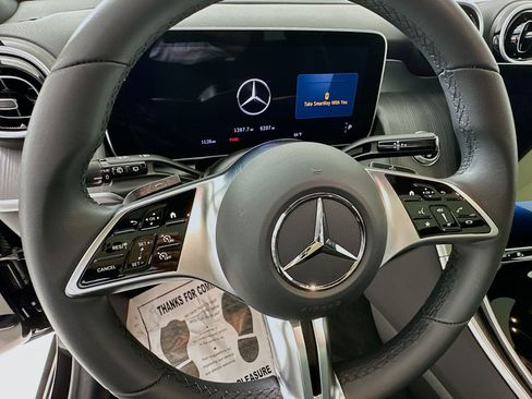 Used 2026 Mercedes-Benz GLC 300 image 12