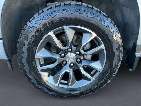 Used 2024 Chevrolet Silverado 1500 LT image 9