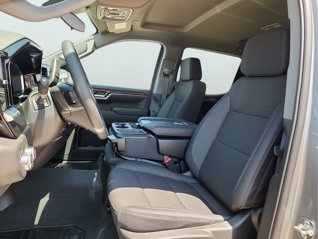 New 2026 GMC Sierra 1500 SLE RWD image 17