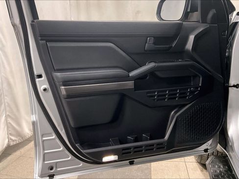 Used 2025 Toyota 4Runner SR5 image 9