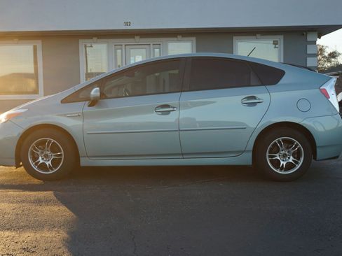 Used 2013 Toyota Prius One image 8