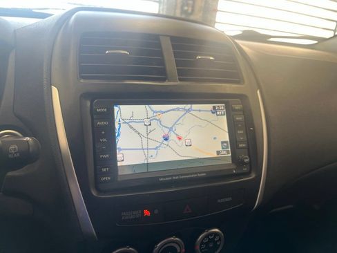 Used 2011 Mitsubishi Outlander Sport SE AWD/4WD image 6