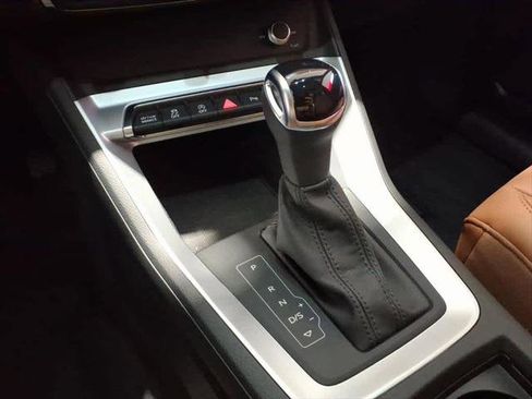 Certified 2025 Audi Q3 2.0T Premium image 14