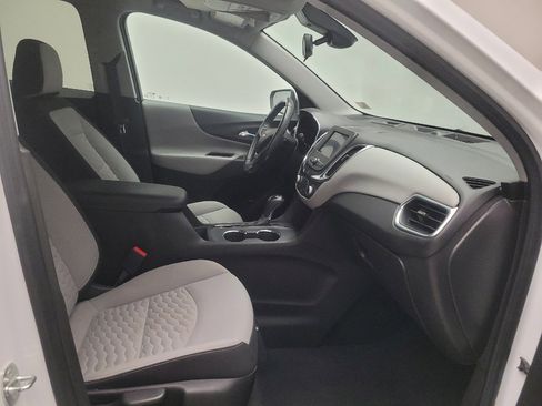 Used 2021 Chevrolet Equinox LT FWD image 21