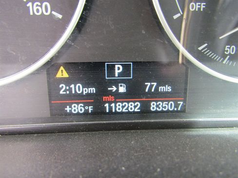 Used 2013 BMW 320i Sedan image 11