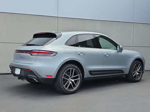 Certified 2023 Porsche Macan AWD/4WD image 7