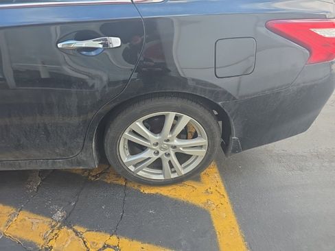 Used 2016 Nissan Altima 3.5 SL w/ 3.5 Technology Package image 11