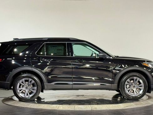 New 2026 Ford Explorer Active w/ Active Comfort Package AWD/4WD image 11