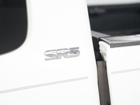 Certified 2022 Toyota Tacoma SR5 RWD image 11